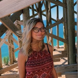 Meet your Posher, Jillian